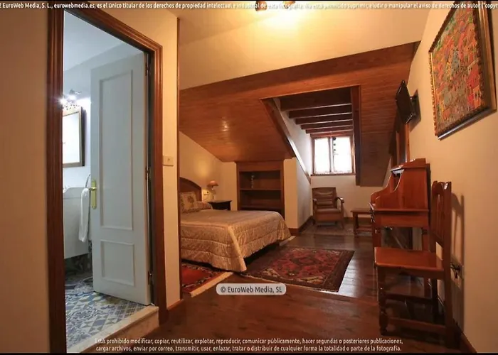 Palacio Carlos I 2* فِيافيثيوسّا